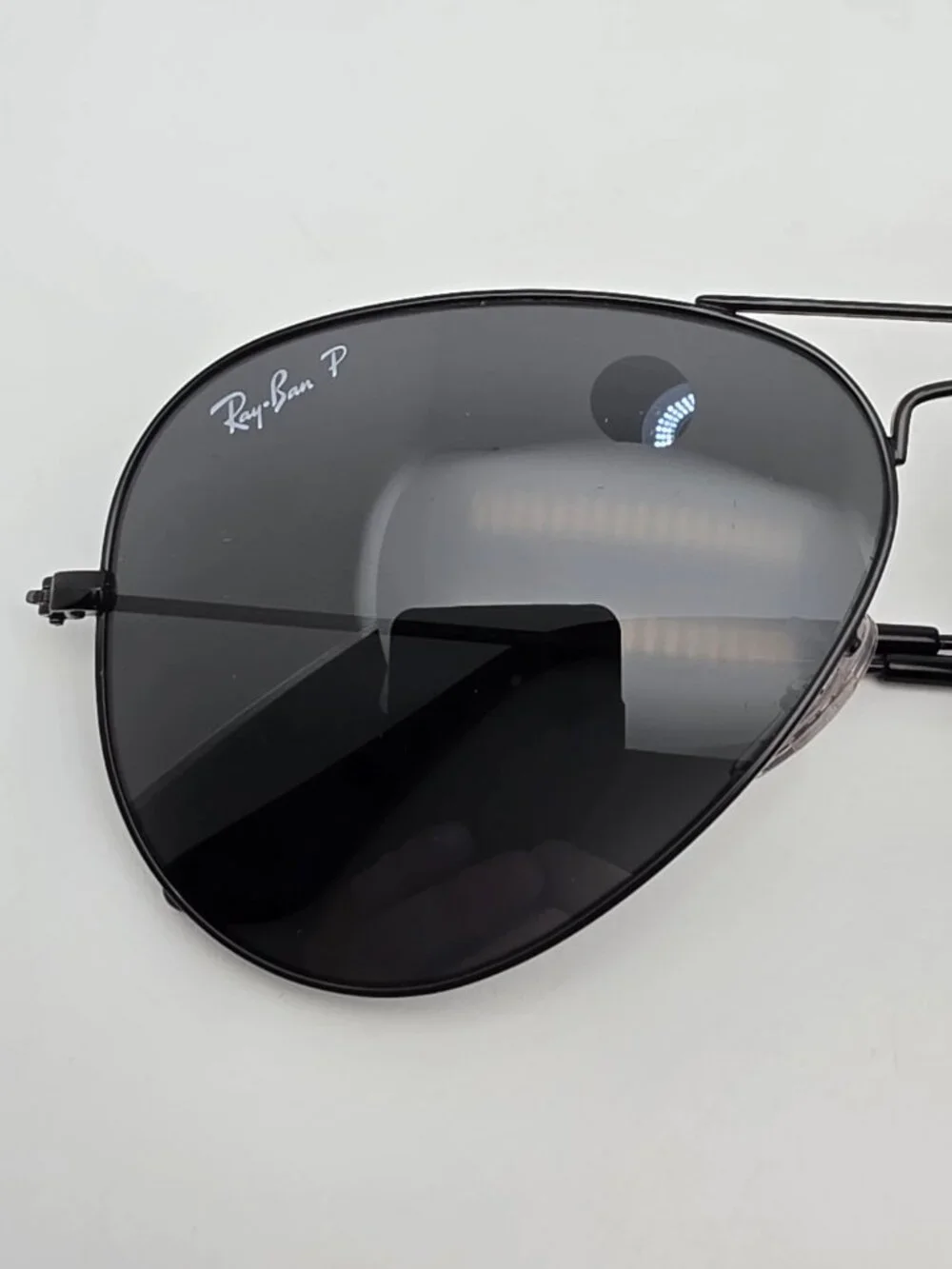 Ray-Ban RB3025 002/48 Black Frame Polarized Black Lens Aviator Sunglasses w Case